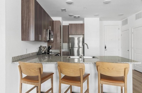 Garland Apartment | Landing | Spectacular 1BD, Pool, Gym