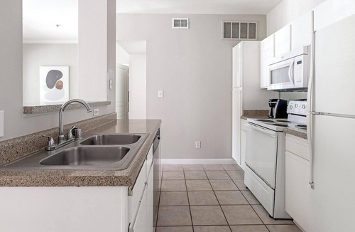 Briarforest Apartment | Landing | Spectacular 1BD, Gym, Pool