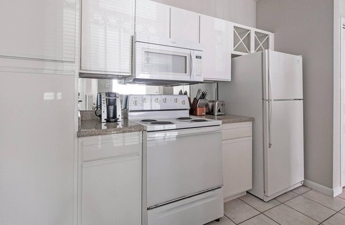 Briarforest Apartment | Landing | Spectacular 1BD, Gym, Pool