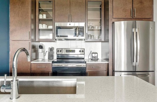 Woodland Heights Apartment | Landing | Spectacular 1BD, Yoga Studio, Gym