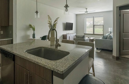 Memorial Apartment | Landing | Spectacular 1BD, Gym