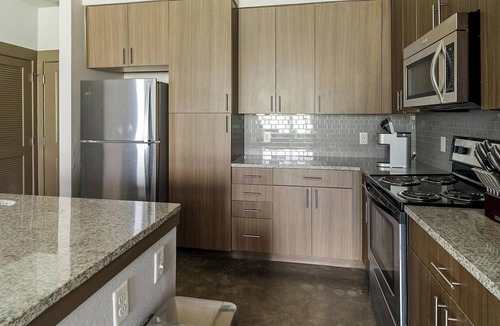 Memorial Apartment | Landing | Spectacular 1BD, Gym