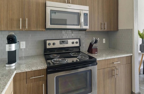 Memorial Apartment | Landing | Spectacular 1BD, Gym