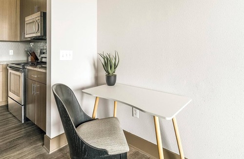 Memorial Apartment | Landing | Spectacular 1BD, Gym
