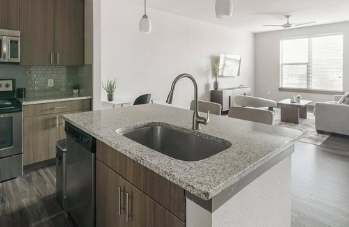 Memorial Apartment | Landing | Spectacular 1BD, Gym