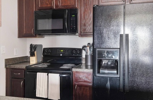 Northeast Houston Apartment | Landing | Spectacular 1BD, Game Room, Clubhouse