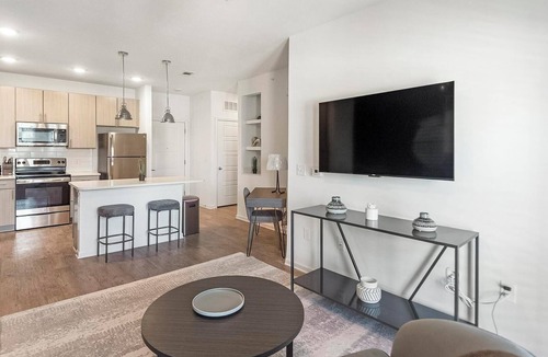 Cordova Apartment | Landing | Spectacular 1BD, Gym, Clubhouse