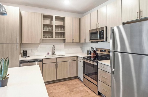 Cordova Apartment | Landing | Spectacular 1BD, Gym, Clubhouse