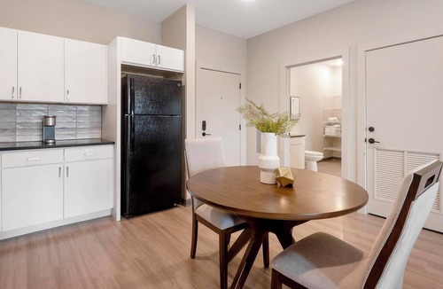 Pinch District Apartment | Landing | Spectacular 1BD, Gym, Rooftop Lounge
