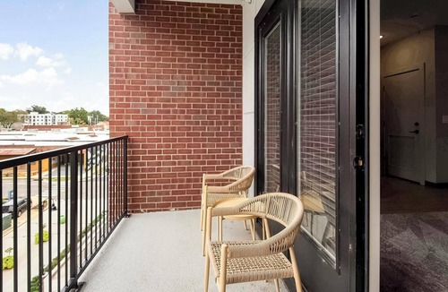 Pinch District Apartment | Landing | Spectacular 1BD, Pool, Rooftop Lounge