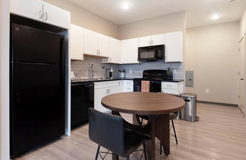 Pinch District Apartment | Landing | Spectacular 1BD, Gym, Yoga Studio