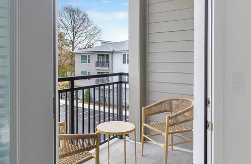 East Raleigh Apartment | Landing | Spectacular 1BD, Gym, Yoga Studio