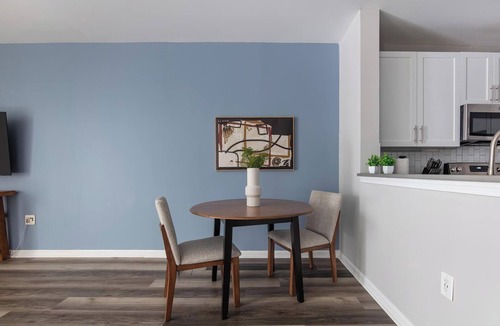 Raritan Apartment | Landing | Spectacular 1BD, Tennis Court, Gym