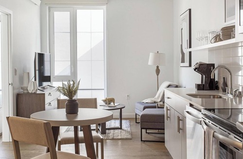 Mann Apartment | Landing | Spectacular 1BD, Rooftop Lounge