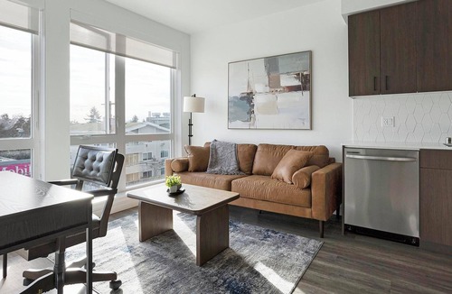 Crown Hill Apartment | Landing | Spectacular 1BD, Gym