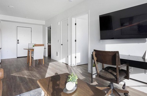 Crown Hill Apartment | Landing | Spectacular 1BD, Gym