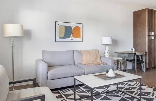 Seguin Apartment | Landing | Spectacular 1BD, Gym, Pool