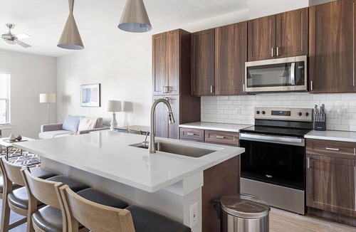 Seguin Apartment | Landing | Spectacular 1BD, Gym, Pool