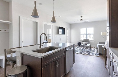 Seguin Apartment | Landing | Spectacular 1BD, Gym, Pool
