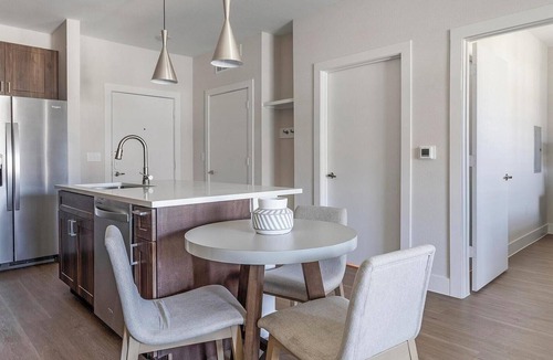 Seguin Apartment | Landing | Spectacular 1BD, Gym, Pool