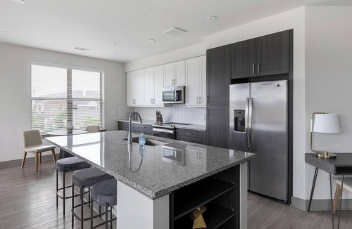 McKinney Apartment | Landing | Spectacular 2BD, Gym, Pool