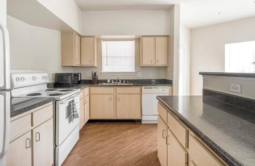 Southbelt/Ellington Apartment | Landing | Spectacular 2BD, Pool, Game Room
