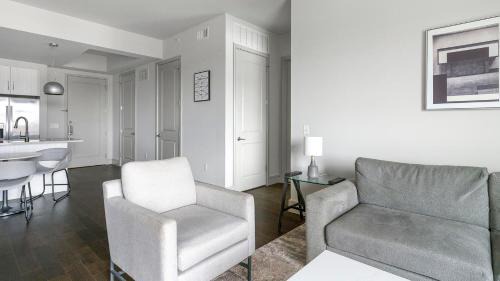 Houston Apartment | Landing Spectacular 2BD Gym Pool