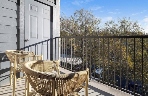 Austin Apartment | Landing | Spectacular 2BD, Clubhouse, Courtyard