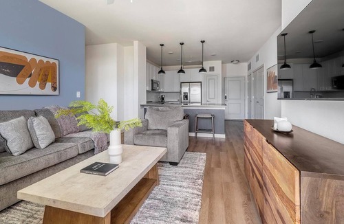 Lower Basin Lake Travis Apartment | Landing | Spectacular 2BD, Pool, Clubhouse