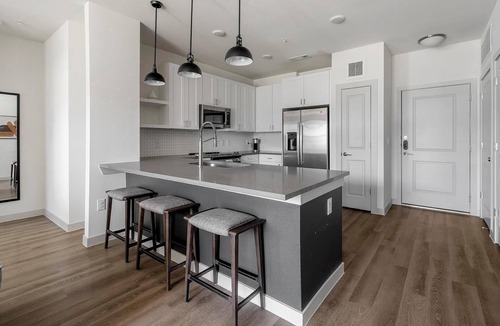 Lower Basin Lake Travis Apartment | Landing | Spectacular 2BD, Pool, Clubhouse