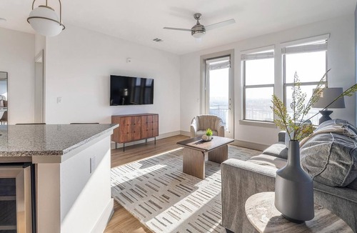 Scofield Farms Apartment | Landing | Spectacular 2BD, Gym, Pool