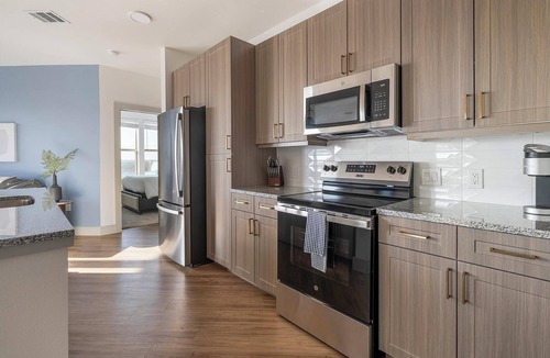 Scofield Farms Apartment | Landing | Spectacular 2BD, Gym, Pool