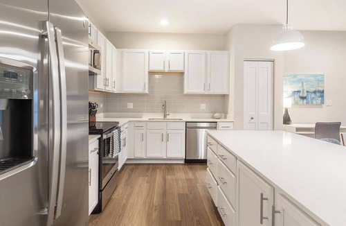 Willow Springs Apartment | Landing | Spectacular 2BD, Gym, Pool