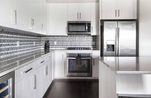 Houston Apartment | Landing | Spectacular 2BD, Pool, Gym