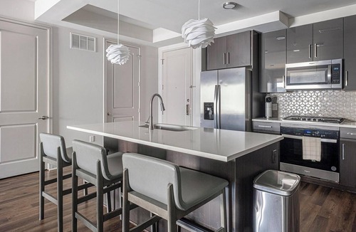 Houston Apartment | Landing | Spectacular 2BD, Pool, Gym