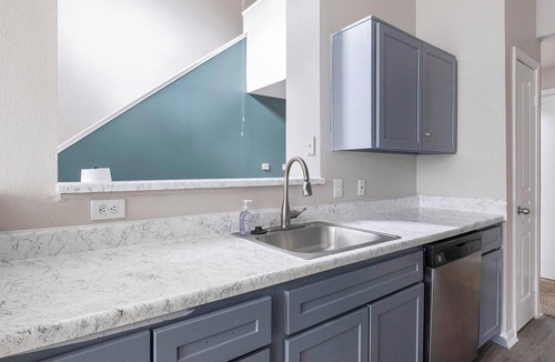 Briarforest Apartment | Landing | Spectacular 2BD, Gym, Pool