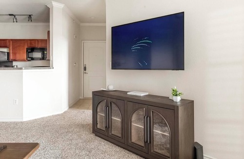 Barker Apartment | Landing | Spectacular 2BD, Clubhouse, Gym