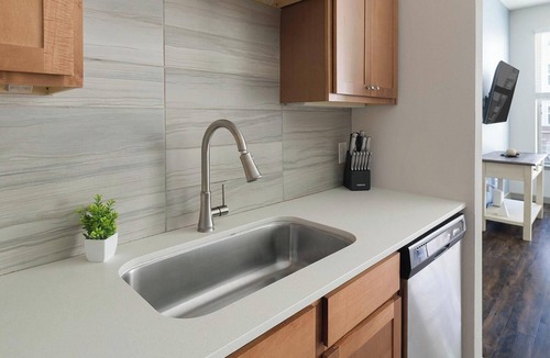 Central Business District Apartment | Landing | Spectacular 2BD, Gym, Courtyard