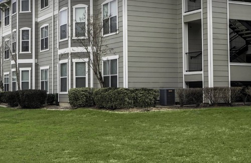 Humble Apartment | Landing | Spectacular 2BD, Yoga Studio, Gym