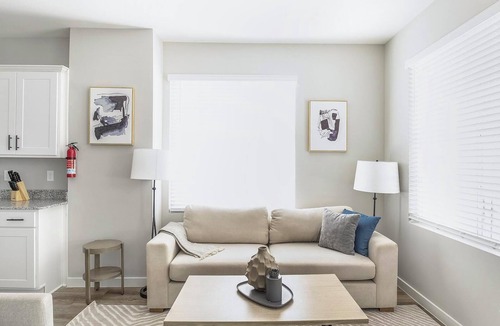 Madison Apartment | Landing | Spectacular 2BD, Clubhouse, Pool