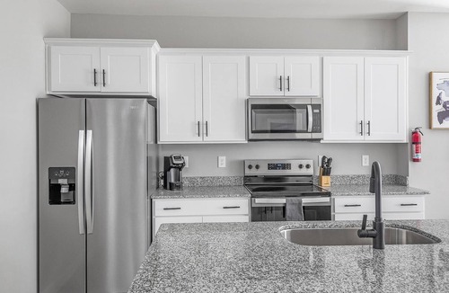 Madison Apartment | Landing | Spectacular 2BD, Clubhouse, Pool