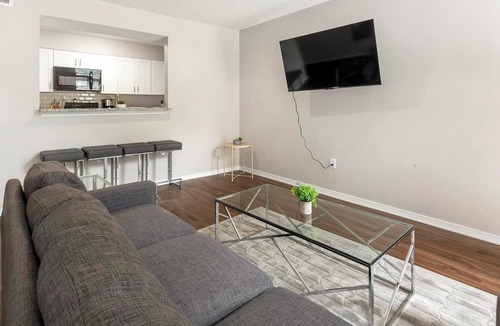Cordova Apartment | Landing | Spectacular 2BD, Game Room, Clubhouse