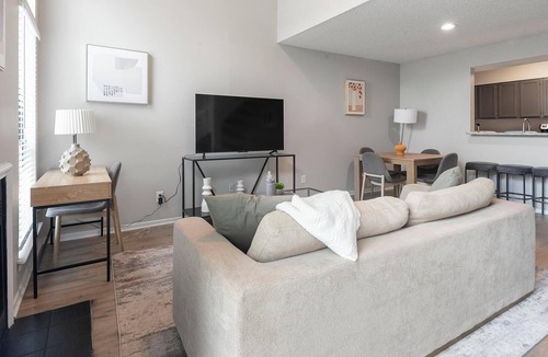 Cordova Apartment | Landing | Spectacular 2BD, Gym, Pool