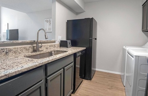 Cordova Apartment | Landing | Spectacular 2BD, Gym, Pool