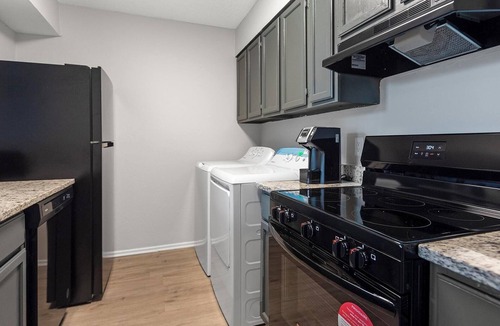Cordova Apartment | Landing | Spectacular 2BD, Gym, Pool
