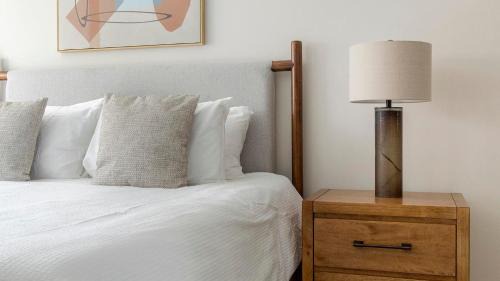 Vernon Apartment | Landing Spectacular 2BD Yoga Studio Game Room