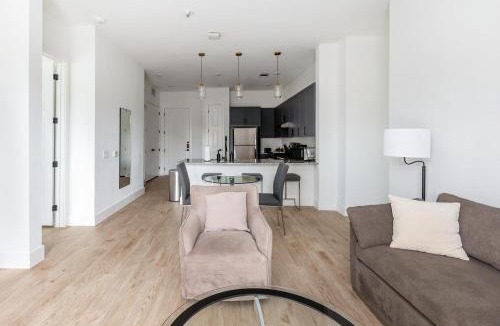 Denton Apartment | Landing Spectacular 3BD Clubhouse Courtyard