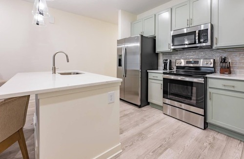 Wilmington Apartment | Landing | Spectacular 3BD, Pool, Yoga Studio