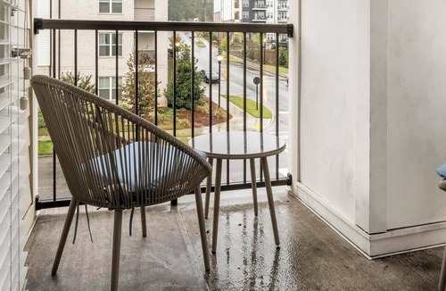 Mableton Apartment | Landing | Spectacular 3BD, Rooftop Lounge, Pool