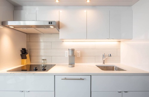 Haverhill Apartment | Landing | Spectacular Studio, Gym, Pool